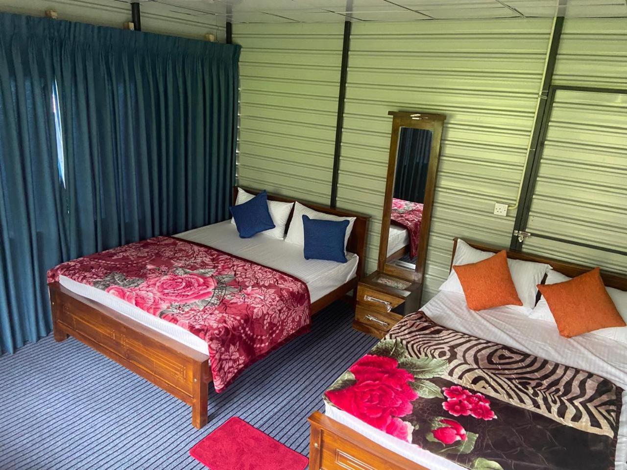 Shan Hotel Nallathanniya Ngoại thất bức ảnh